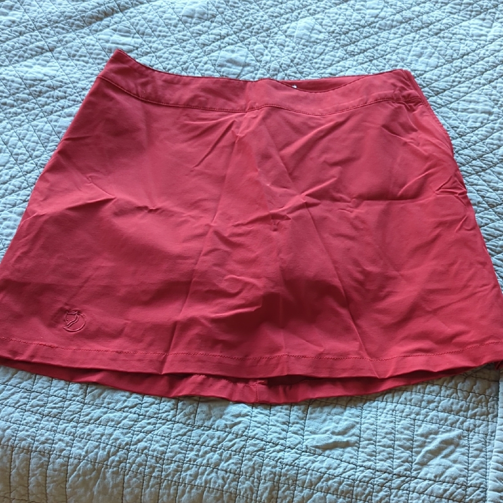 Fjallraven red Skort, Similar to Abisko. XS